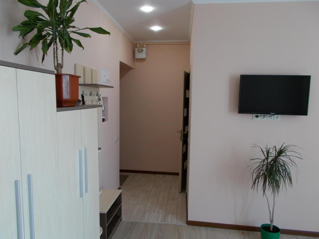 Apartment Near The Forum Mall Lviv Bagian luar foto