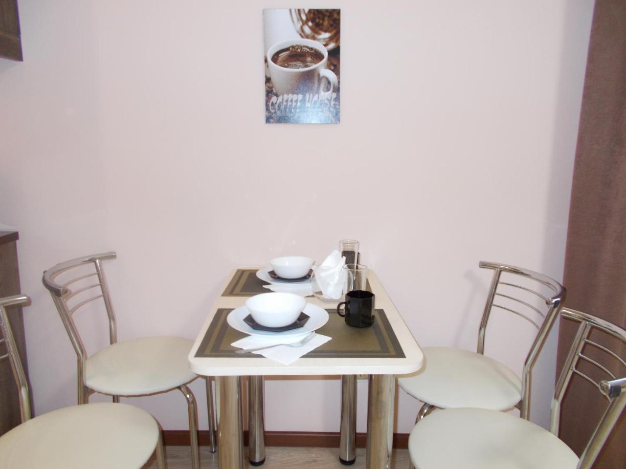 Apartment Near The Forum Mall Lviv Bagian luar foto