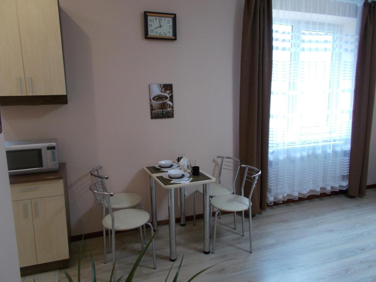 Apartment Near The Forum Mall Lviv Bagian luar foto