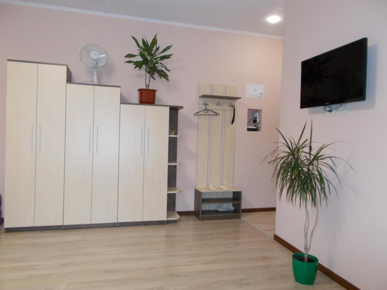 Apartment Near The Forum Mall Lviv Bagian luar foto